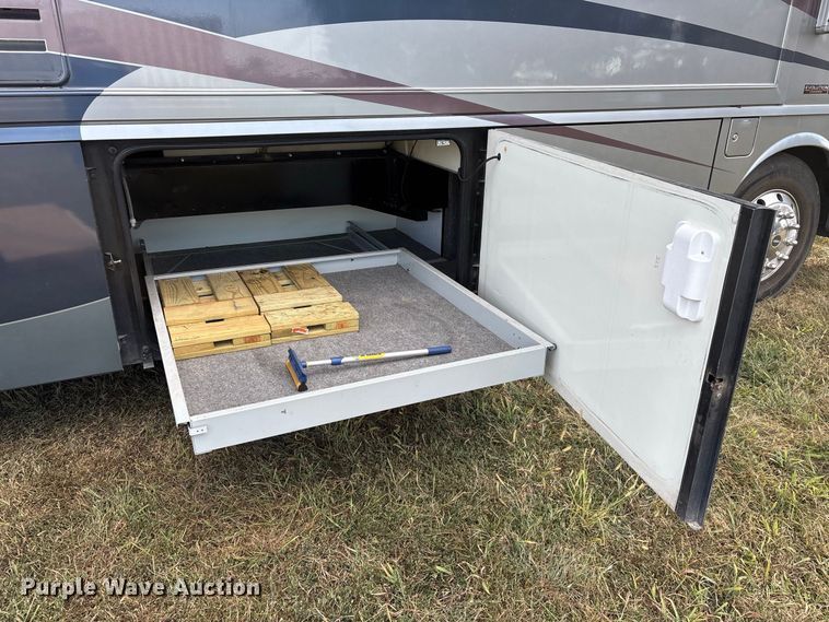 image for item FG0720 2005 Winnebago Vectra RV