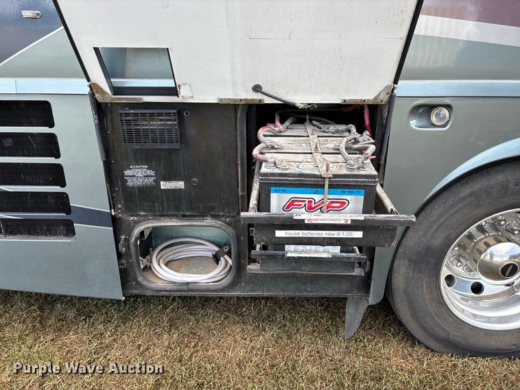 image for item FG0720 2005 Winnebago Vectra RV