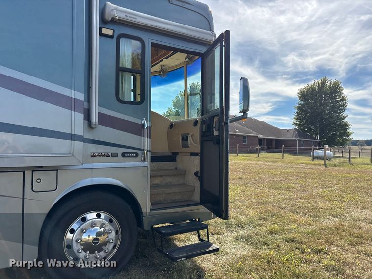 image for item FG0720 2005 Winnebago Vectra RV