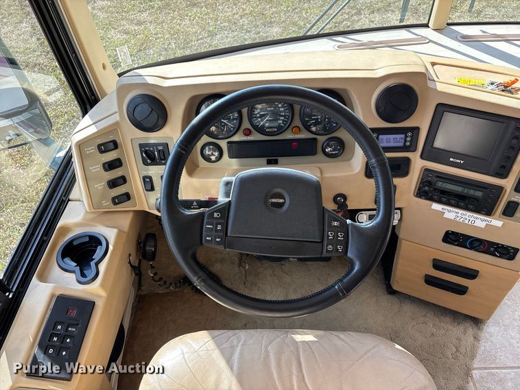 image for item FG0720 2005 Winnebago Vectra RV