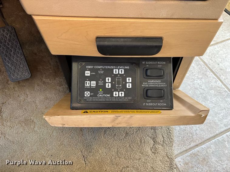 image for item FG0720 2005 Winnebago Vectra RV
