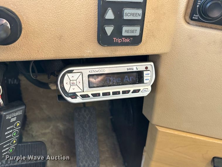 image for item FG0720 2005 Winnebago Vectra RV