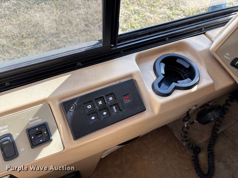 image for item FG0720 2005 Winnebago Vectra RV
