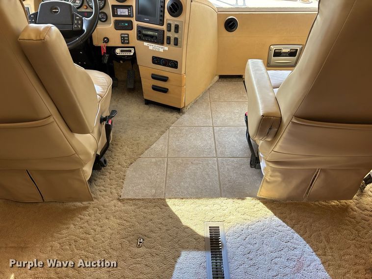 image for item FG0720 2005 Winnebago Vectra RV