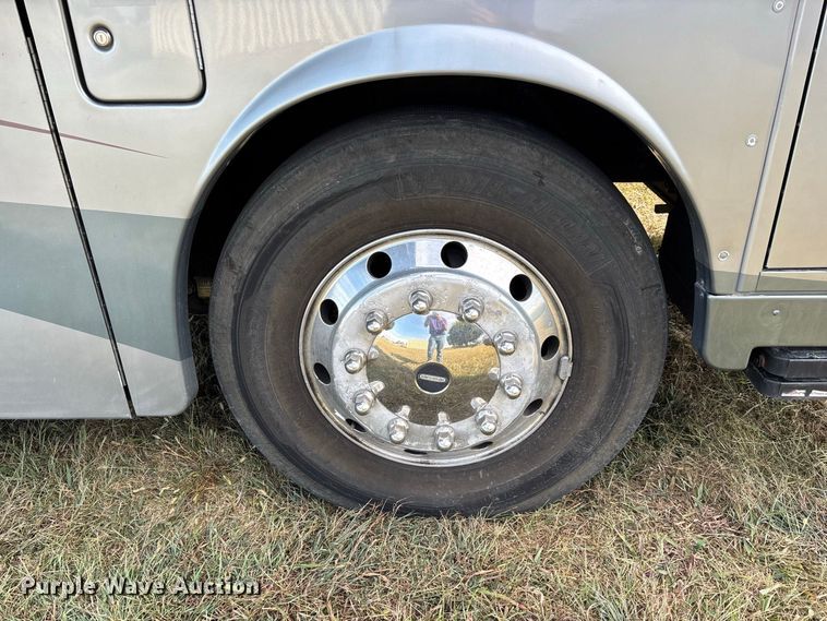 image for item FG0720 2005 Winnebago Vectra RV