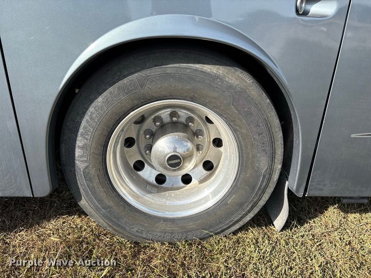image for item FG0720 2005 Winnebago Vectra RV