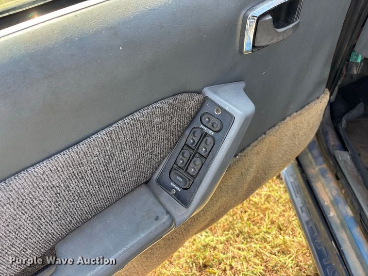 image for item FG0722 1989 Ford Mustang 
