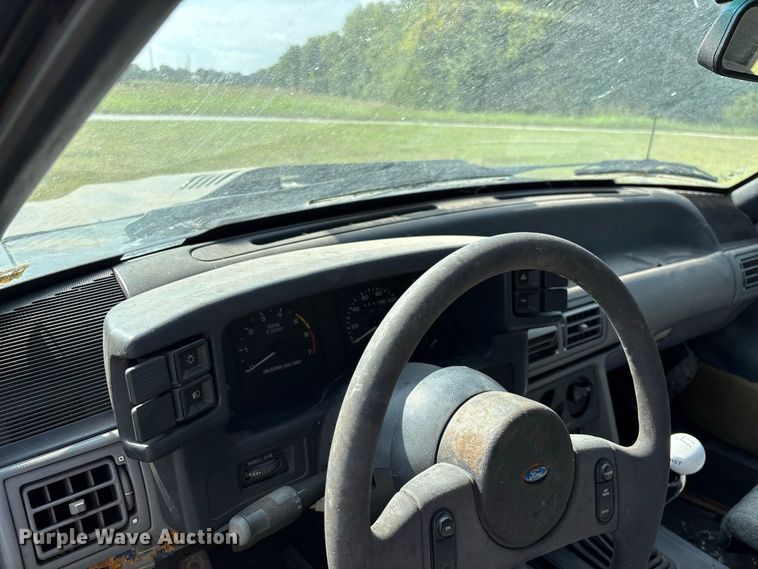 image for item FG0722 1989 Ford Mustang 