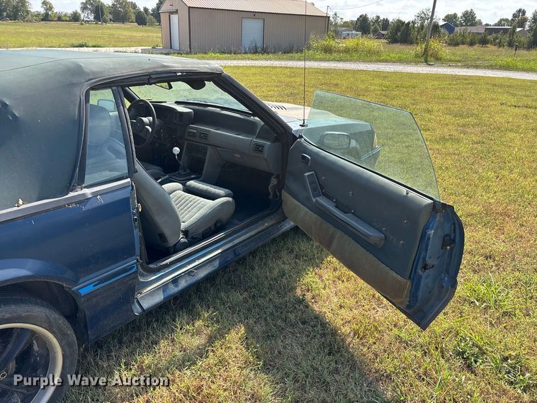 image for item FG0722 1989 Ford Mustang 