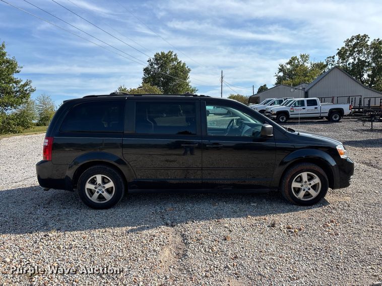 image for item FG0723 2010 Dodge Grand Caravan van