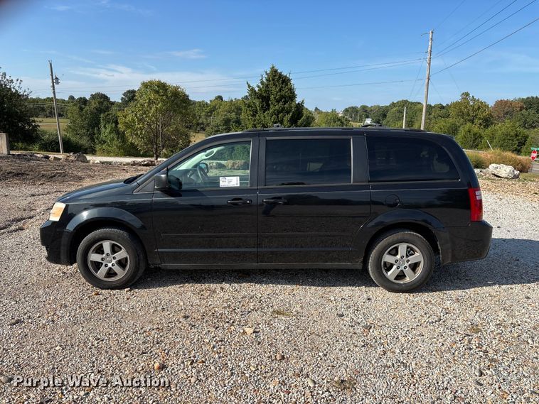 image for item FG0723 2010 Dodge Grand Caravan van