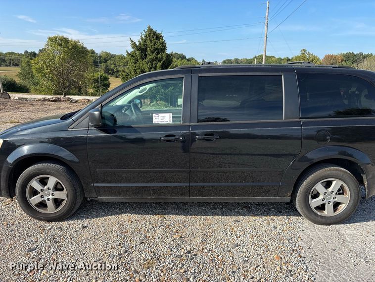 image for item FG0723 2010 Dodge Grand Caravan van