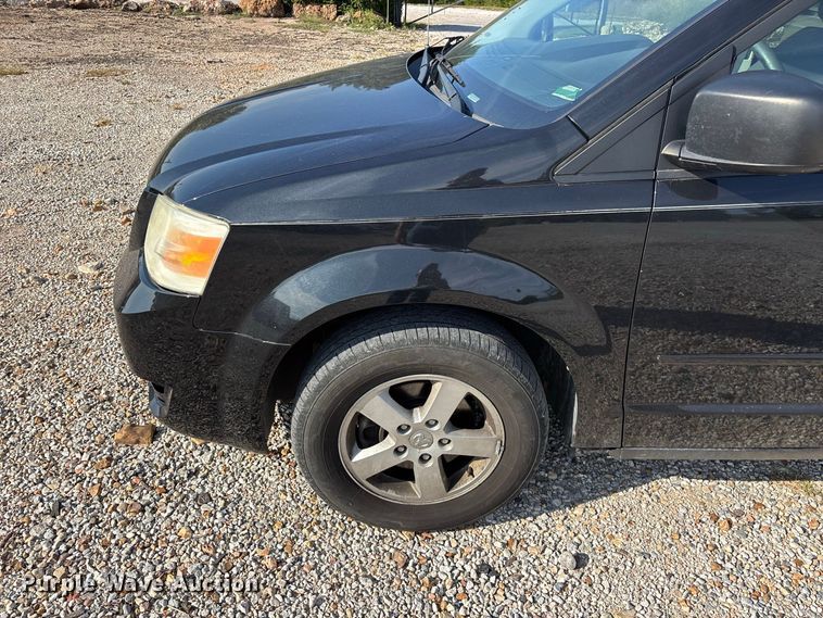 image for item FG0723 2010 Dodge Grand Caravan van