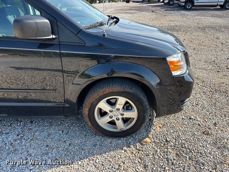 image for item FG0723 2010 Dodge Grand Caravan van