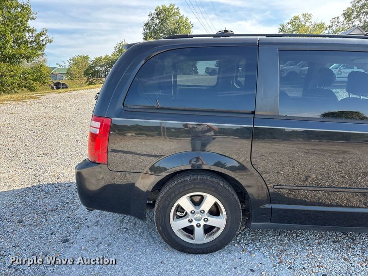 image for item FG0723 2010 Dodge Grand Caravan van