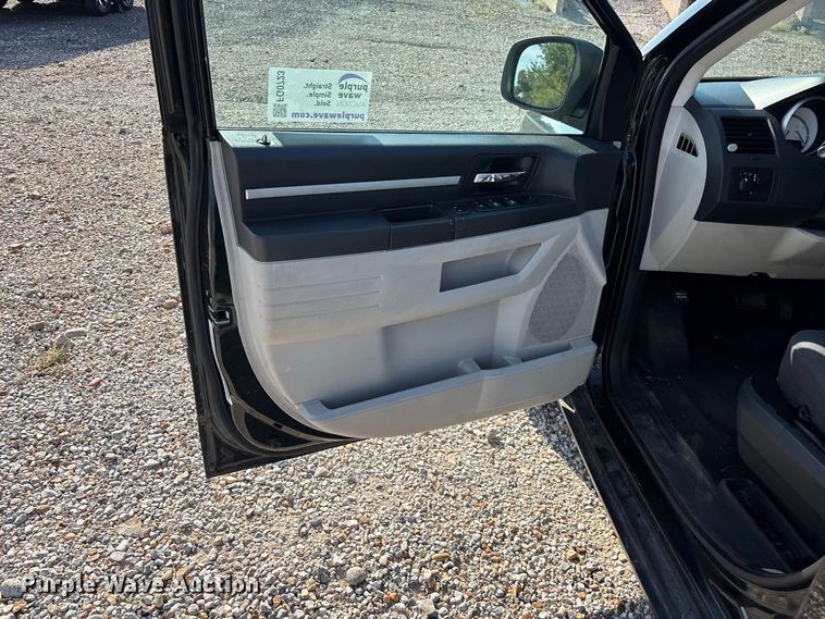 image for item FG0723 2010 Dodge Grand Caravan van