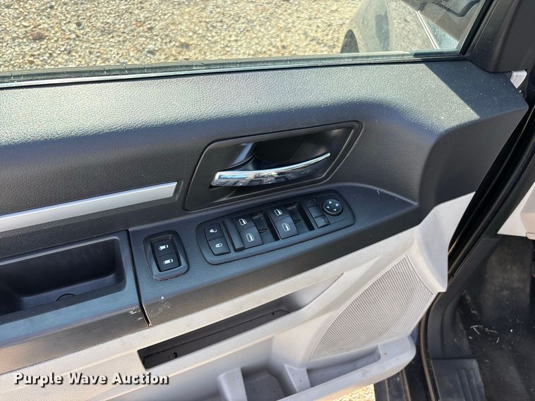 image for item FG0723 2010 Dodge Grand Caravan van