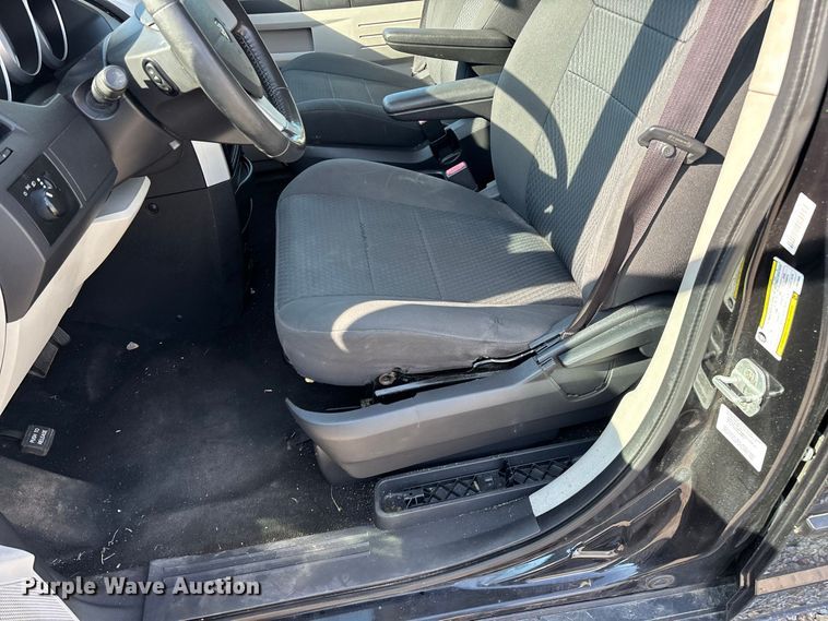 image for item FG0723 2010 Dodge Grand Caravan van