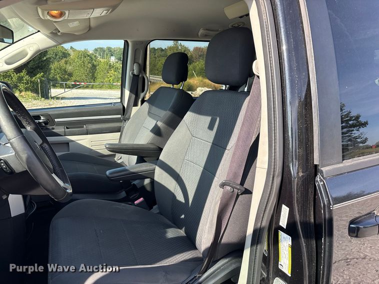 image for item FG0723 2010 Dodge Grand Caravan van