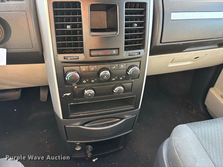 image for item FG0723 2010 Dodge Grand Caravan van
