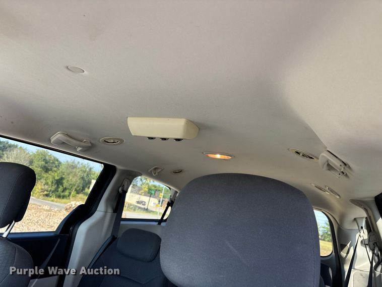 image for item FG0723 2010 Dodge Grand Caravan van