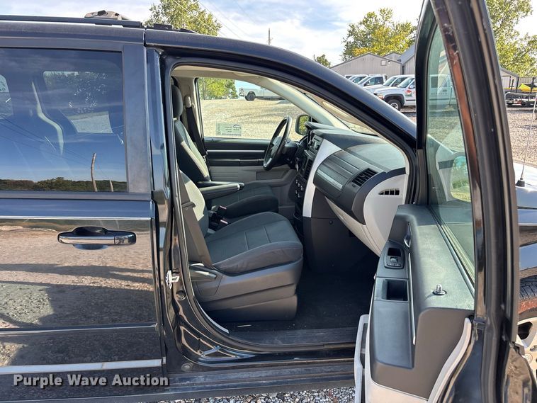 image for item FG0723 2010 Dodge Grand Caravan van