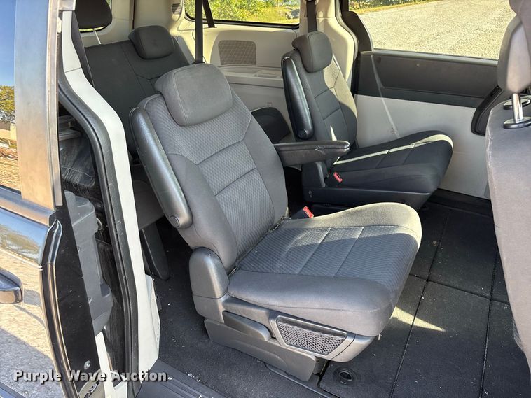 image for item FG0723 2010 Dodge Grand Caravan van