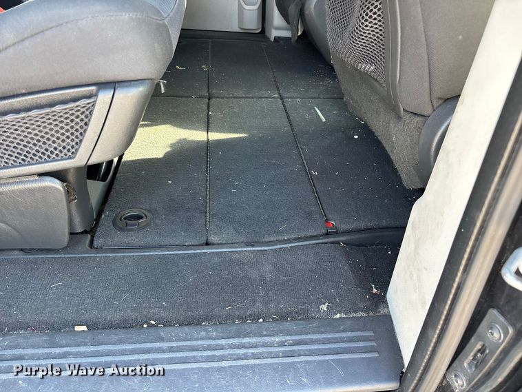 image for item FG0723 2010 Dodge Grand Caravan van