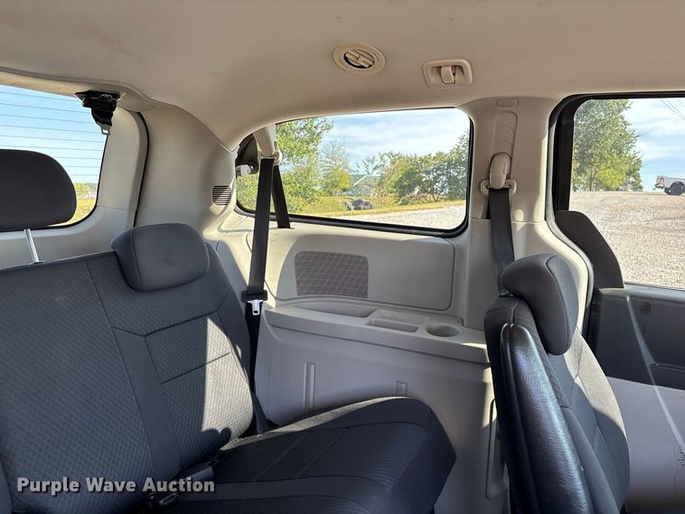 image for item FG0723 2010 Dodge Grand Caravan van