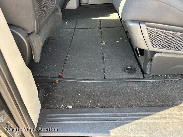 image for item FG0723 2010 Dodge Grand Caravan van