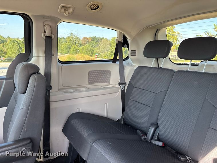 image for item FG0723 2010 Dodge Grand Caravan van