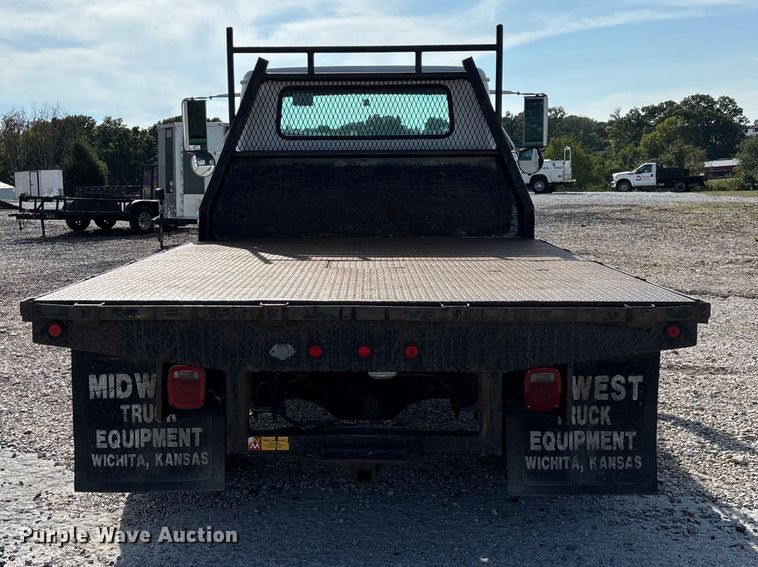 image for item FG0724 2000 International 4700 Lo-Profile flatbed truck