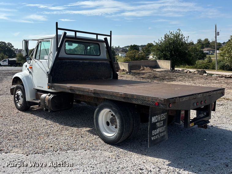 image for item FG0724 2000 International 4700 Lo-Profile flatbed truck