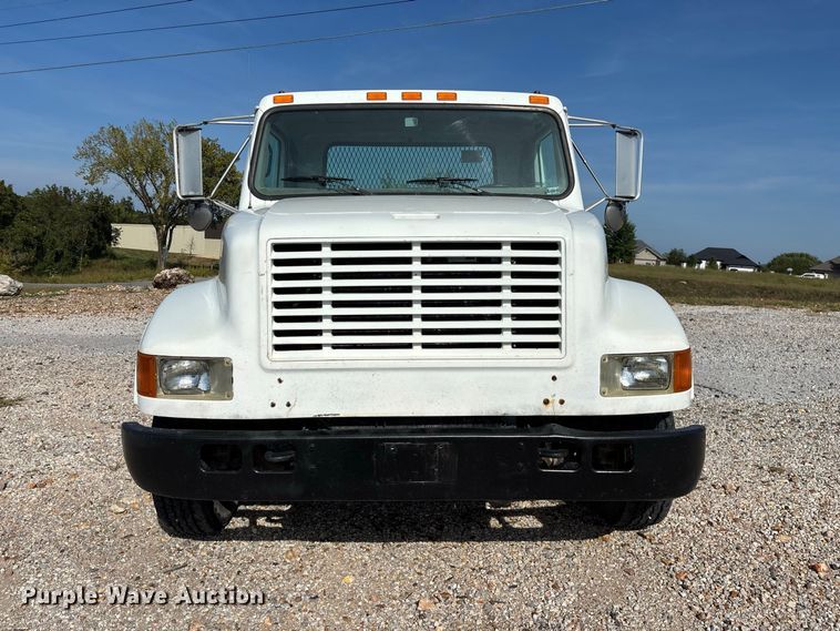 image for item FG0724 2000 International 4700 Lo-Profile flatbed truck