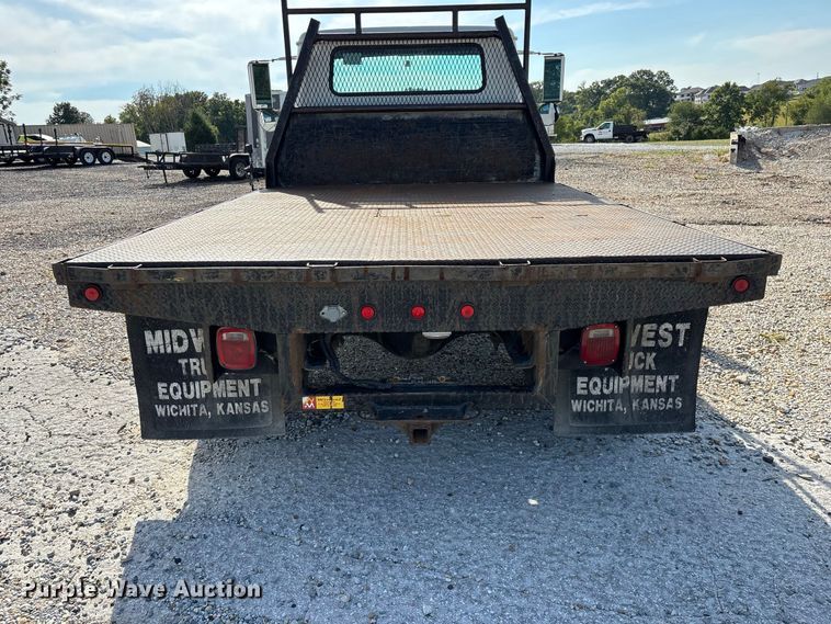image for item FG0724 2000 International 4700 Lo-Profile flatbed truck
