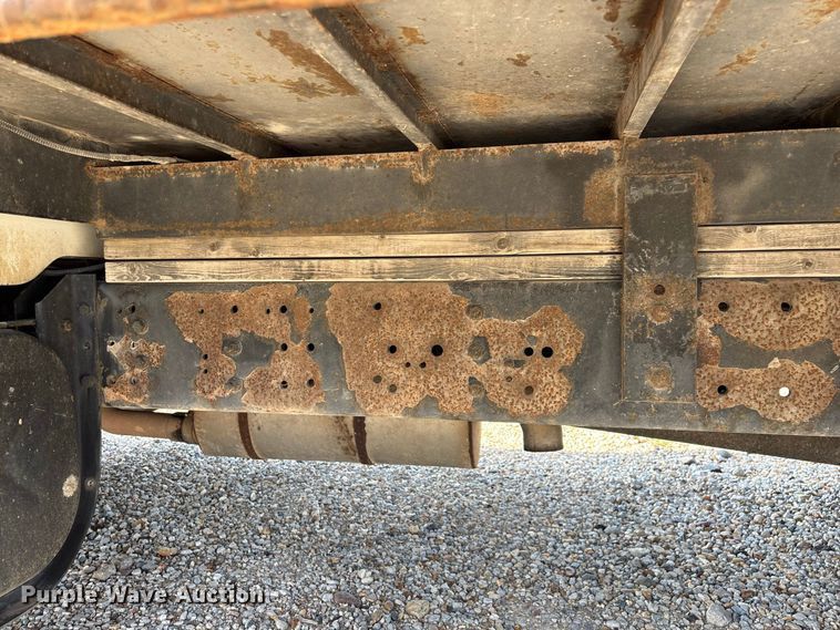 image for item FG0724 2000 International 4700 Lo-Profile flatbed truck