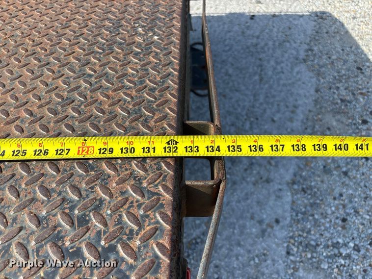 image for item FG0724 2000 International 4700 Lo-Profile flatbed truck
