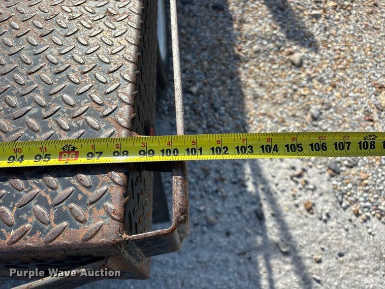 image for item FG0724 2000 International 4700 Lo-Profile flatbed truck
