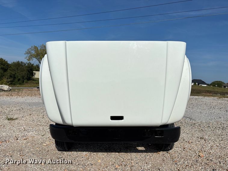 image for item FG0724 2000 International 4700 Lo-Profile flatbed truck