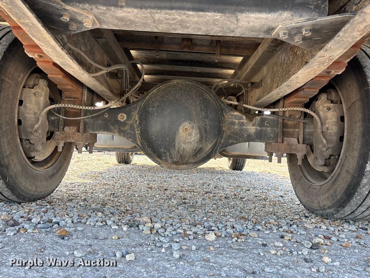 image for item FG0724 2000 International 4700 Lo-Profile flatbed truck