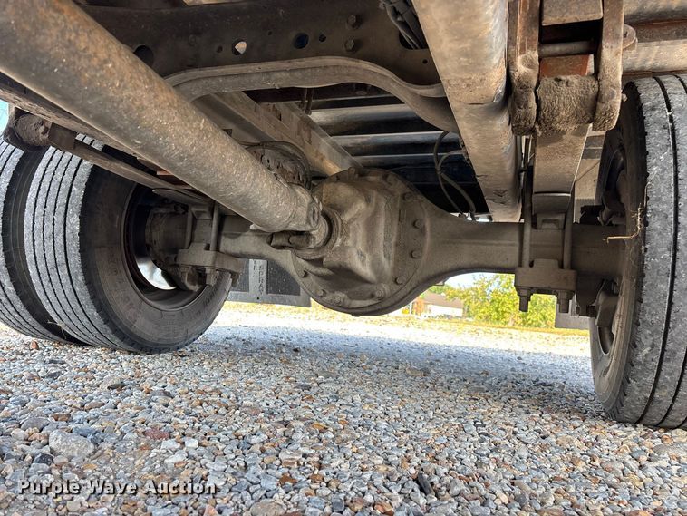 image for item FG0724 2000 International 4700 Lo-Profile flatbed truck