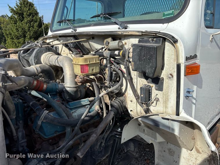 image for item FG0724 2000 International 4700 Lo-Profile flatbed truck