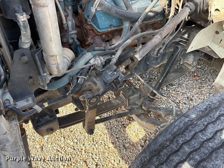 image for item FG0724 2000 International 4700 Lo-Profile flatbed truck