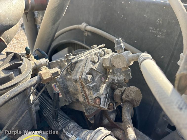 image for item FG0724 2000 International 4700 Lo-Profile flatbed truck