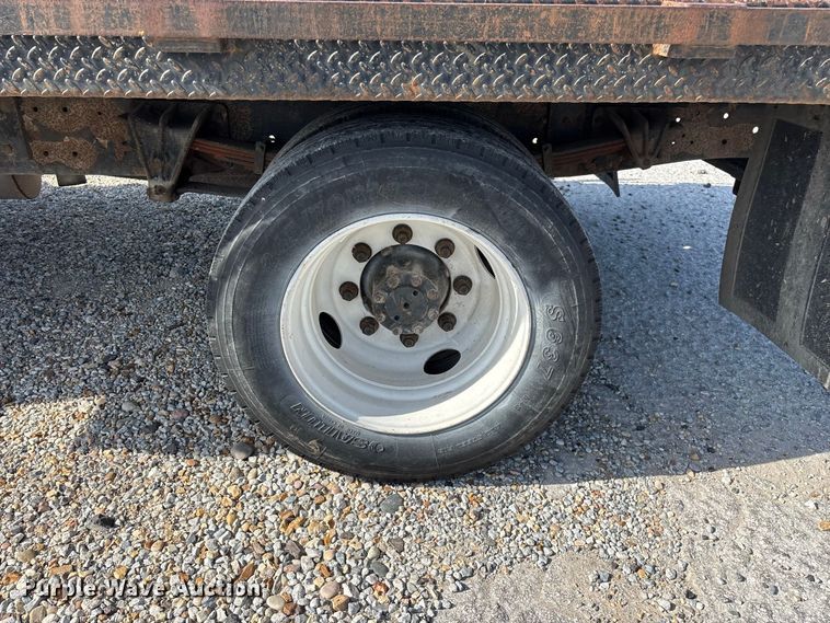 image for item FG0724 2000 International 4700 Lo-Profile flatbed truck