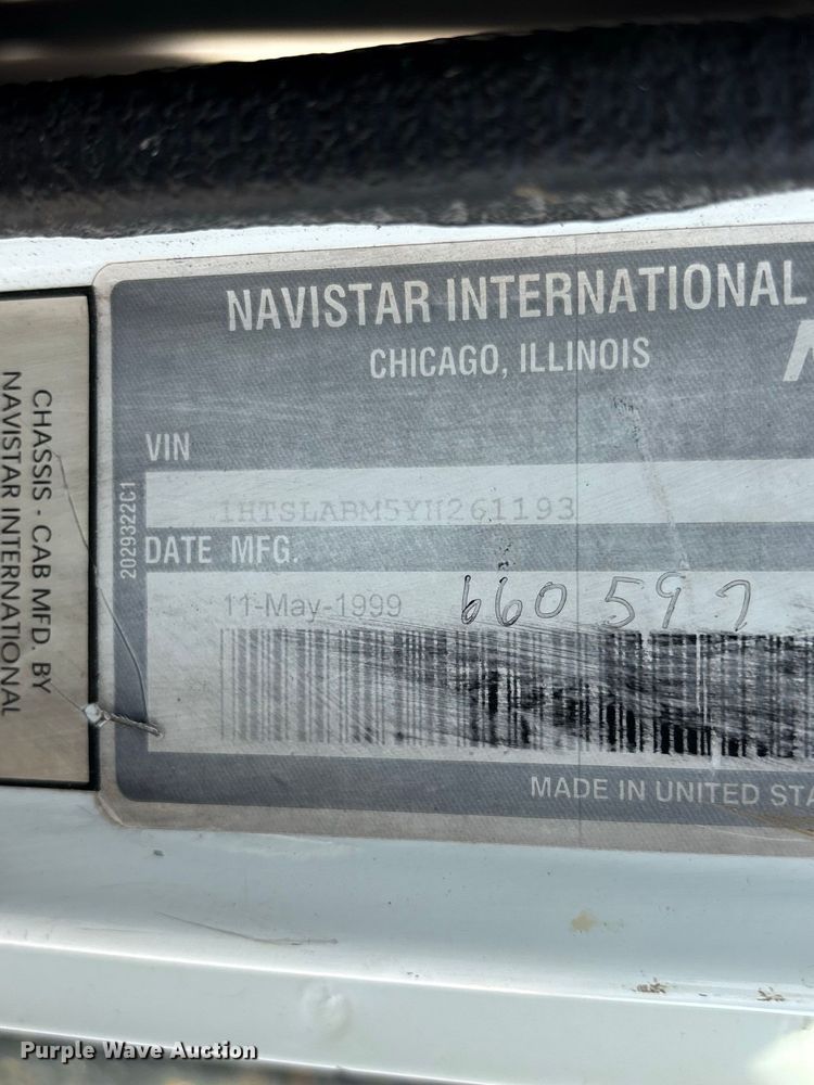 image for item FG0724 2000 International 4700 Lo-Profile flatbed truck