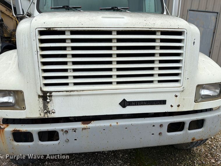 image for item FH6347 1996 International 4700 box truck