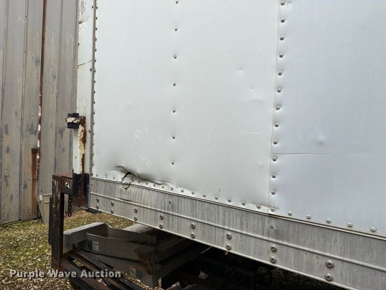 image for item FH6347 1996 International 4700 box truck