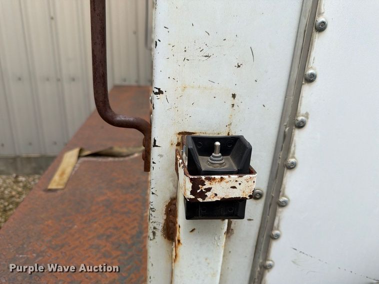 image for item FH6347 1996 International 4700 box truck