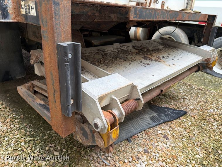 image for item FH6347 1996 International 4700 box truck